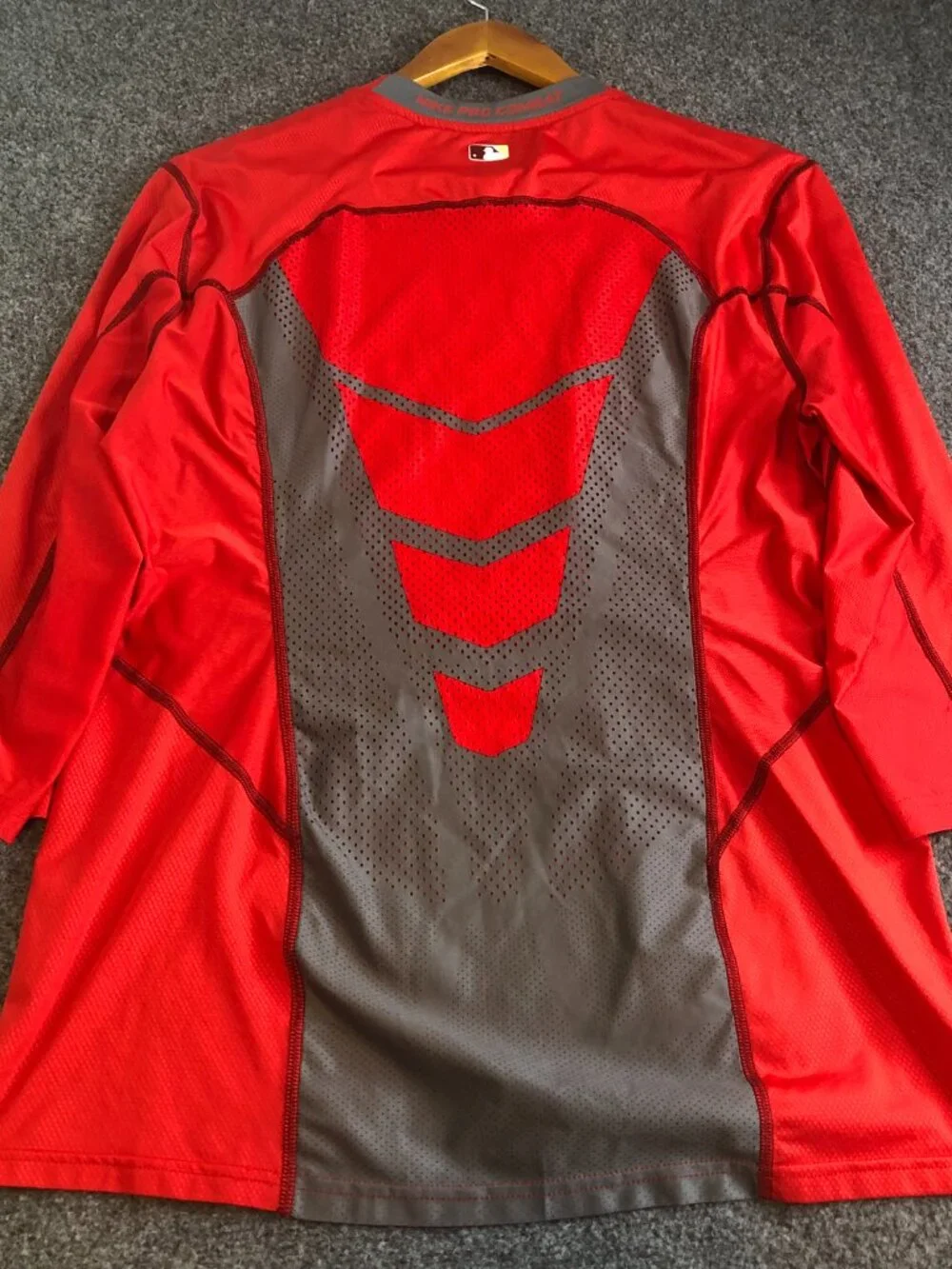 Nike Shirt Mens Large Red Black Baseball MLB Compression Fitted Raglan
